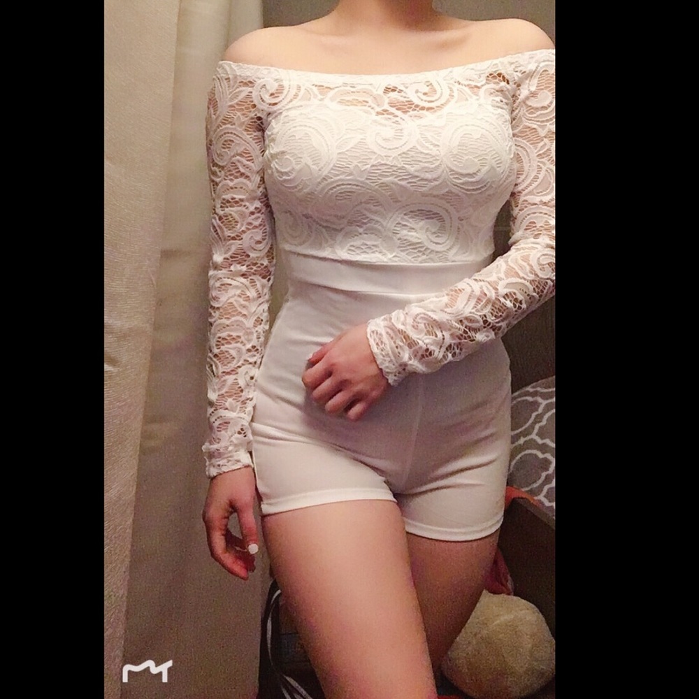 Long sleeve strapless white Pattern Romper